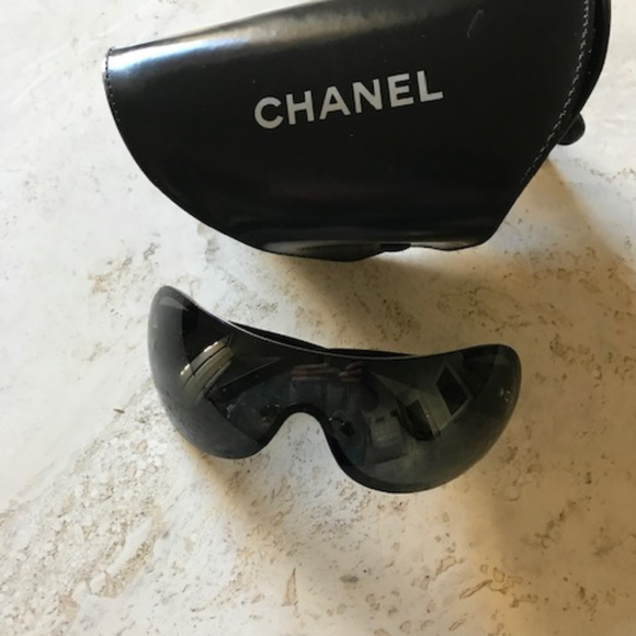 CHANEL Visors Glasses - Picture 2 of 4